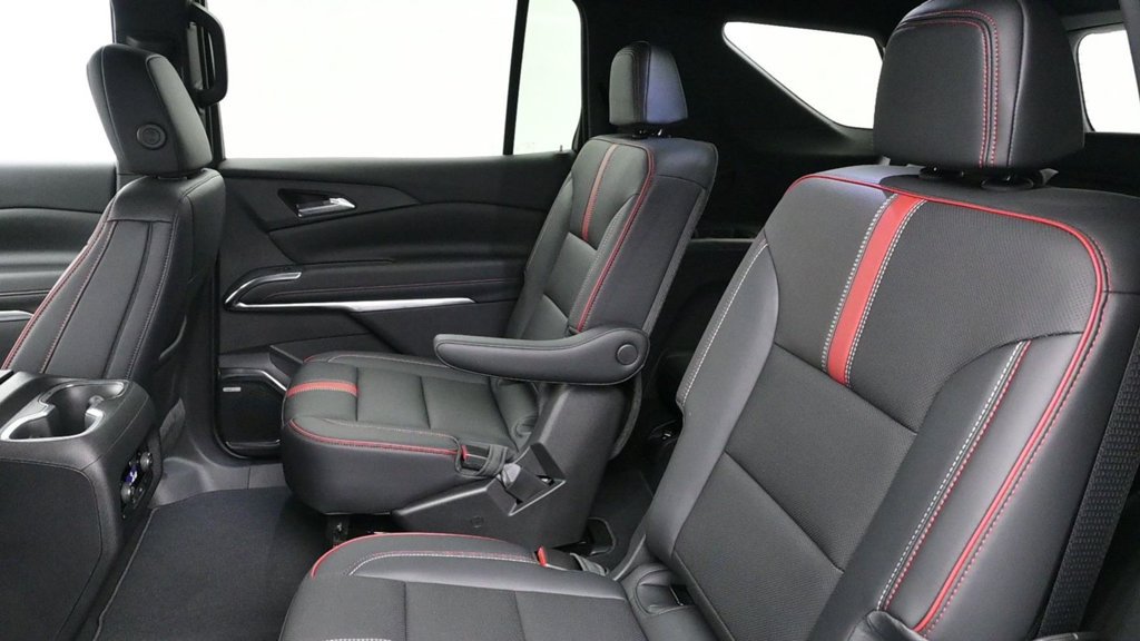 New 2027 Chevrolet Traverse RS FWD image 15