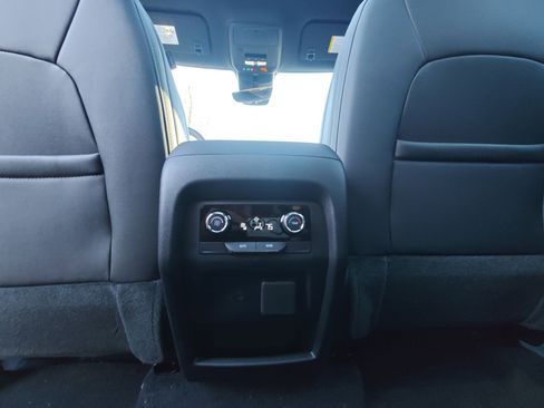 New 2026 Chevrolet Traverse Z71 w/ Driver Confidence Package image 38