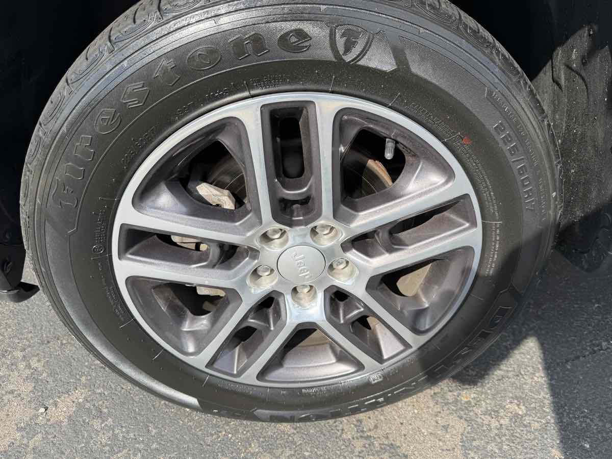 Used 2018 Jeep Compass Latitude w/ Popular Equipment Group AWD/4WD image 8