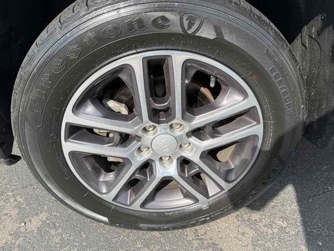 Used 2018 Jeep Compass Latitude w/ Popular Equipment Group AWD/4WD image 8