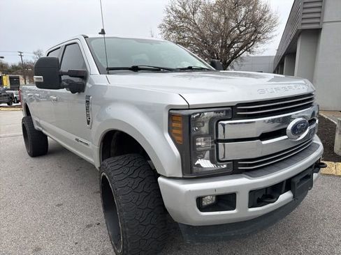 Used 2019 Ford F350 Lariat image 7