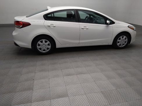 Used 2017 Kia Forte LX FWD image 10