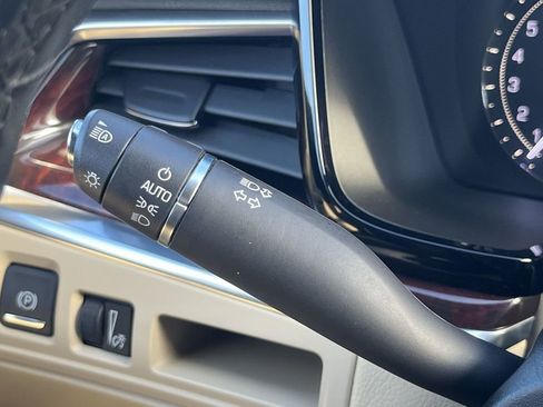 Used 2019 Cadillac XT5 Luxury image 54