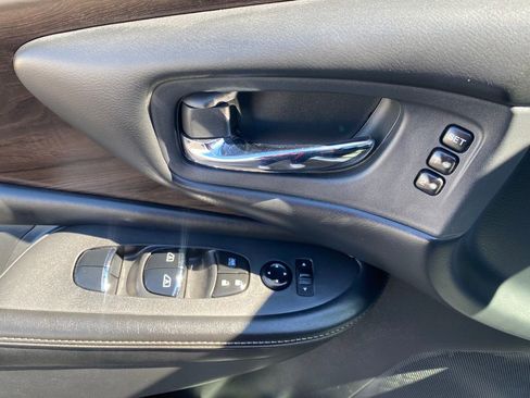 Used 2019 Nissan Murano S image 15