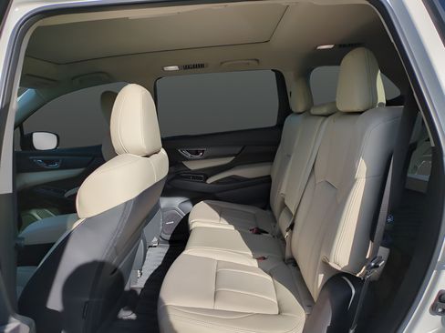 Used 2025 Subaru Ascent Limited AWD/4WD image 12
