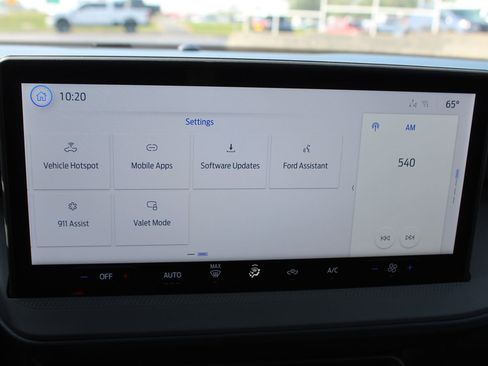 New 2025 Ford Maverick XL image 30