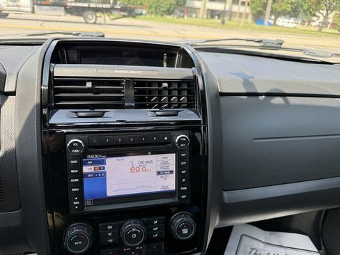 Used 2011 Ford Escape Limited w/ 302A Rapid Spec Order Code AWD/4WD image 27