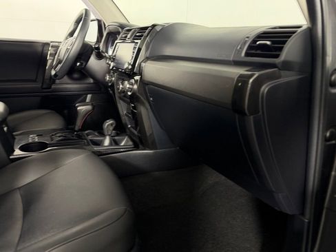 Used 2020 Toyota 4Runner TRD Off-Road Premium image 31