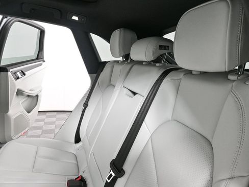 Certified 2025 Porsche Macan image 21
