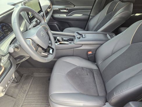 Used 2026 Toyota Grand Highlander AWD Hybrid image 15