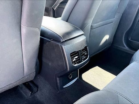 Used 2020 Ford Fusion SE FWD image 32
