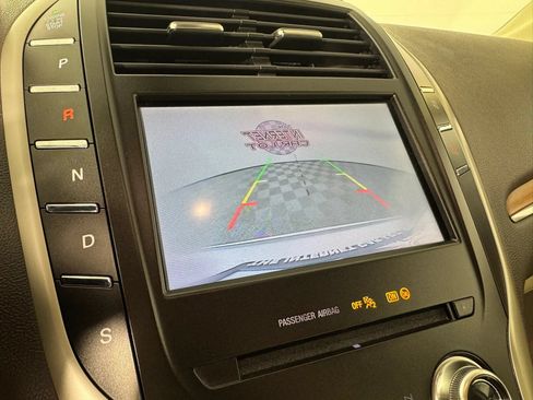 Used 2019 Lincoln MKC Select w/ Select Plus Package AWD/4WD image 18