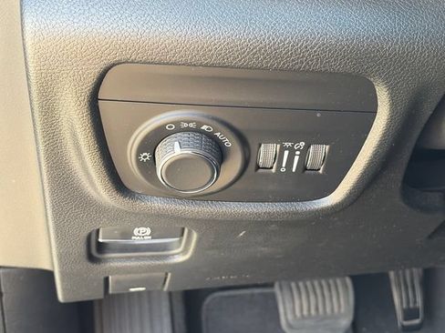 Used 2021 Jeep Grand Cherokee L Laredo RWD image 22
