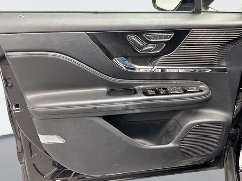 Used 2021 Lincoln Corsair FWD w/ Rear Removable Package Tray image 9