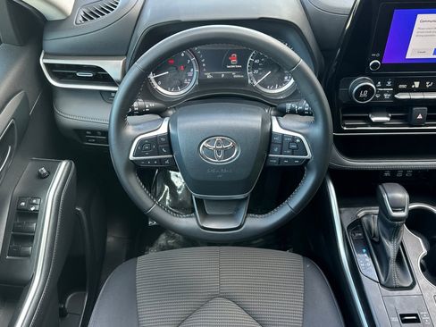 Certified 2023 Toyota Highlander LE w/ Protection Package #3 (TMS) image 13