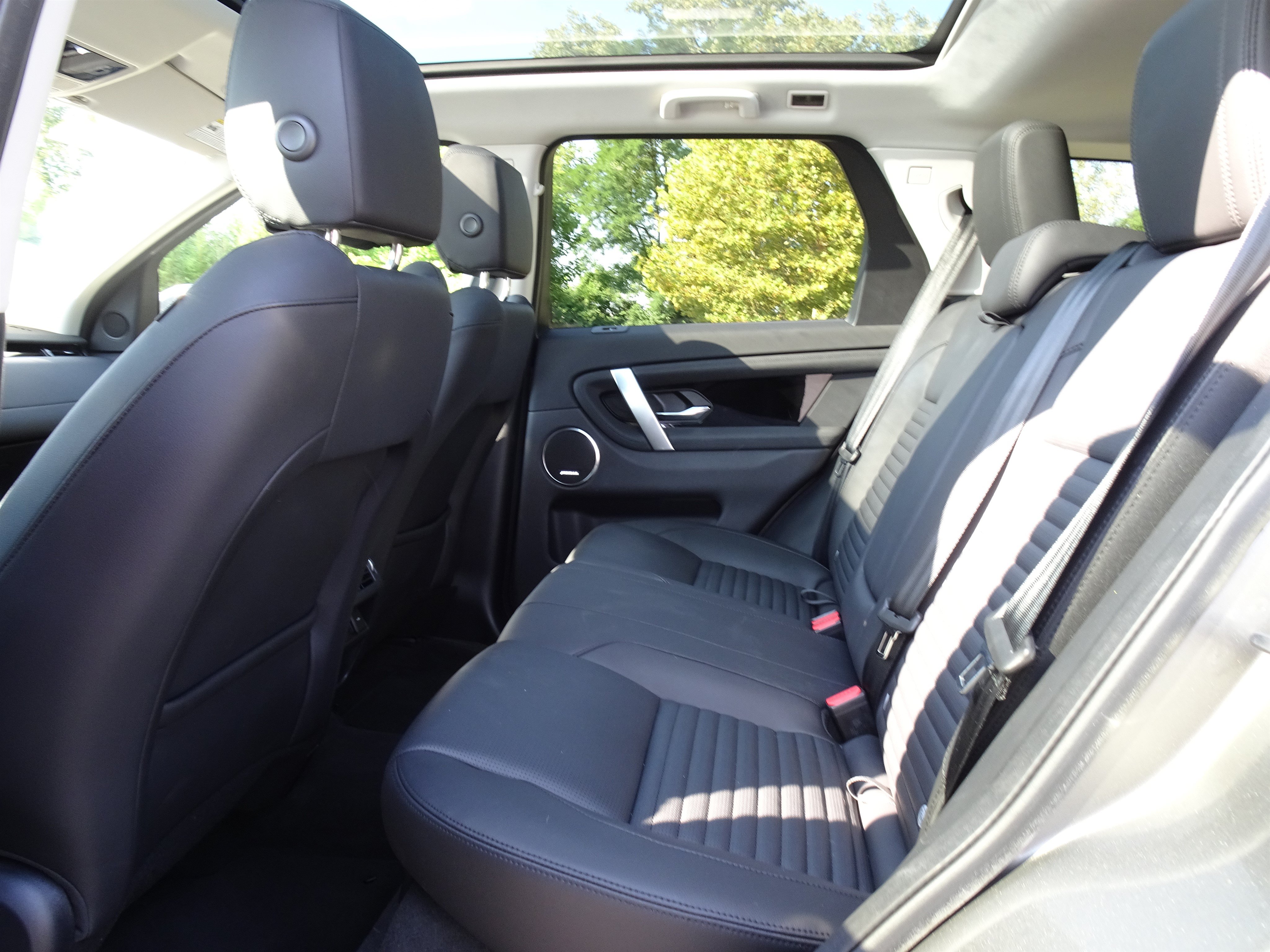 Certified 2025 Land Rover Discovery Sport S AWD/4WD image 18
