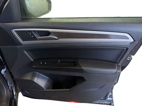 Used 2019 Volkswagen Atlas SE image 28