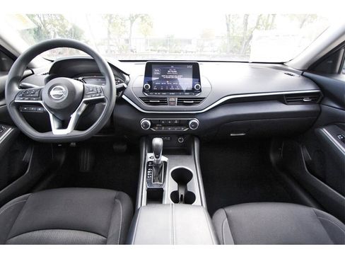 Used 2022 Nissan Altima 2.5 SV image 9