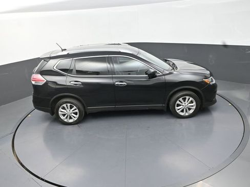 Used 2016 Nissan Rogue SV image 18