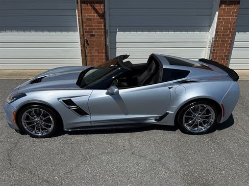 Used 2017 Chevrolet Corvette Grand Sport RWD image 24