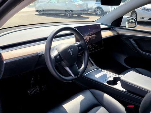 Used 2023 Tesla Model Y Long Range AWD/4WD image 12