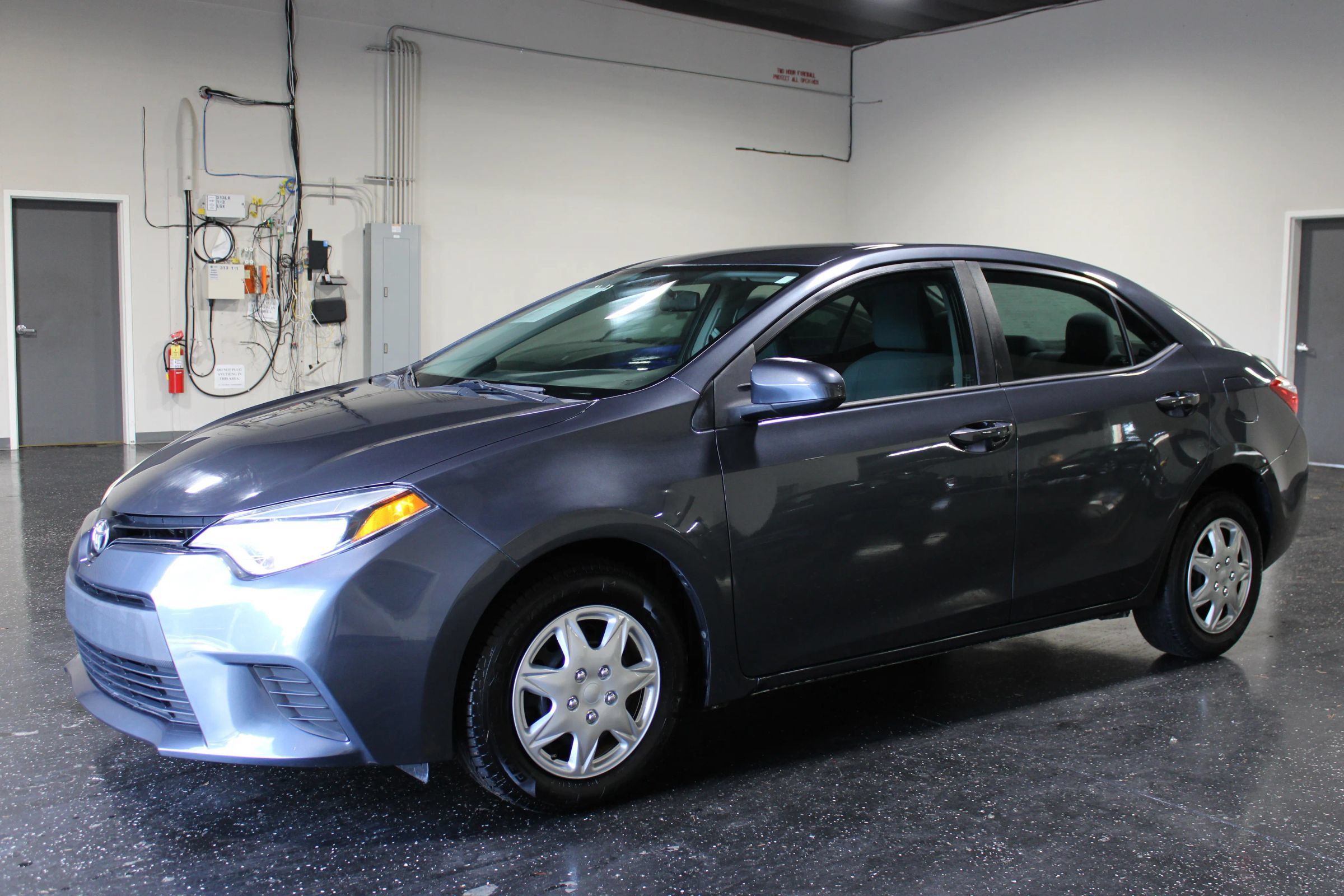 Used 2016 Toyota Corolla L FWD image 6