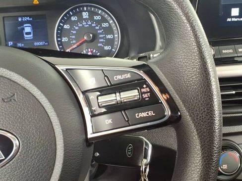 Used 2020 Kia Forte LXS FWD image 18