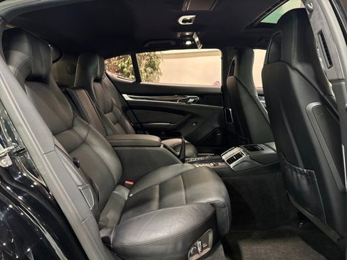 Used 2014 Porsche Panamera 4S Executive image 51