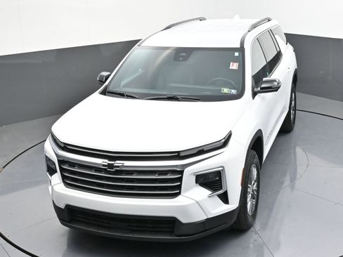 Used 2026 Chevrolet Traverse LT w/ Driver Confidence Package FWD image 41