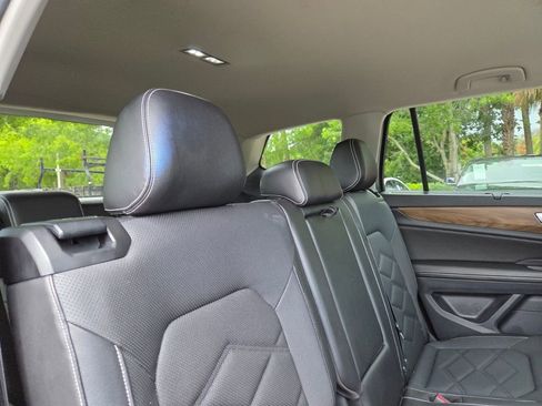 Used 2024 Volkswagen Atlas SE FWD image 14