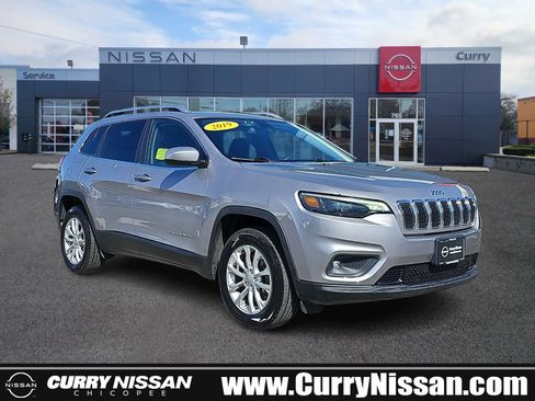 Used 2019 Jeep Cherokee Latitude w/ Popular Appearance Group image 1