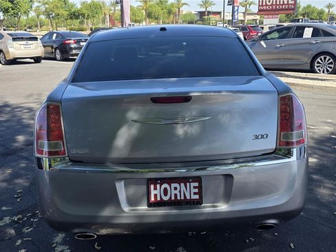 Used 2014 Chrysler 300 RWD image 6