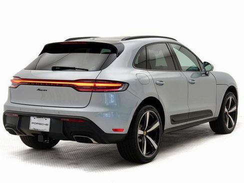 Certified 2025 Porsche Macan image 33