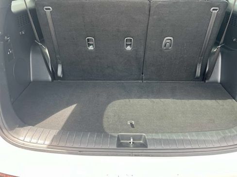 Used 2024 Hyundai Palisade SEL FWD image 13