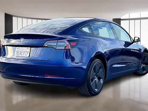 Used 2023 Tesla Model 3 Standard Range image 6
