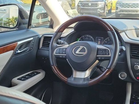Used 2018 Lexus RX 350L FWD image 3