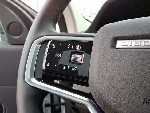 Certified 2024 Land Rover Discovery Sport S image 18