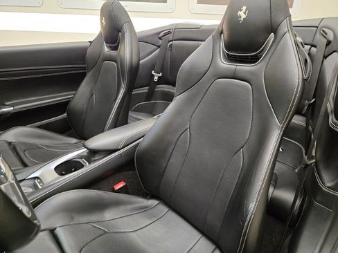 Used 2022 Ferrari Portofino M RWD image 33