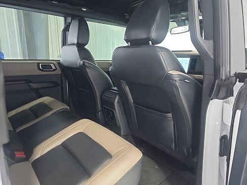 Used 2024 Ford Bronco Wildtrak image 24