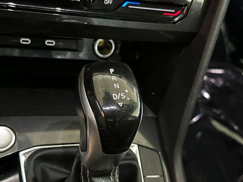 Used 2022 Volkswagen Tiguan SEL R-Line AWD/4WD image 28