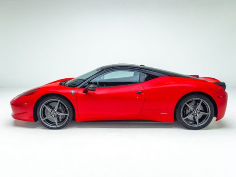 Used 2011 Ferrari 458 Italia Coupe RWD image 3