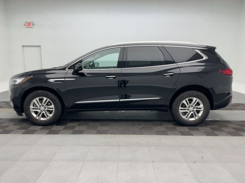 Used 2018 Buick Enclave Essence image 2