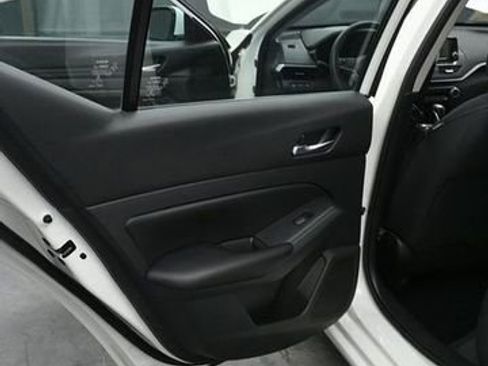 Used 2021 Nissan Altima 2.5 S FWD image 11
