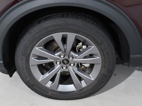 Used 2022 Ford Explorer XLT w/ Equipment Group 202A image 25