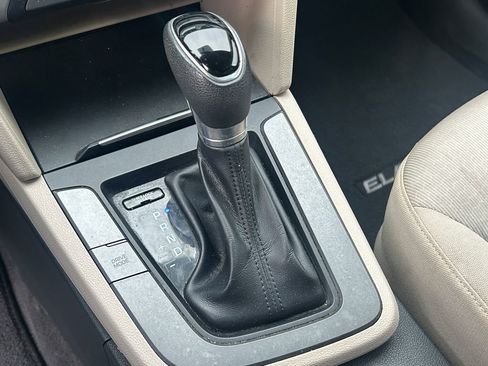 Used 2018 Hyundai Elantra SEL image 15