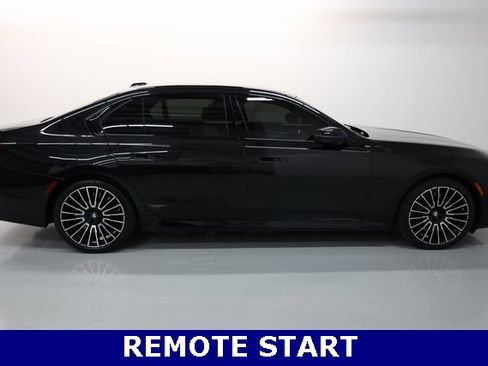 Used 2024 BMW 760i xDrive w/ Executive Package image 24