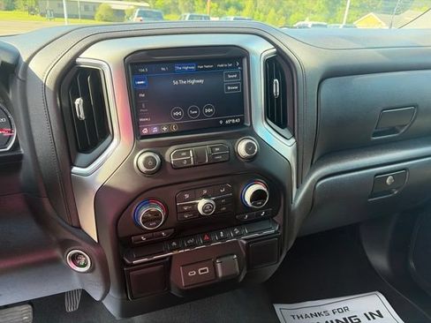 Used 2022 Chevrolet Silverado 1500 LT w/ Z71 Off-Road Package AWD/4WD image 6