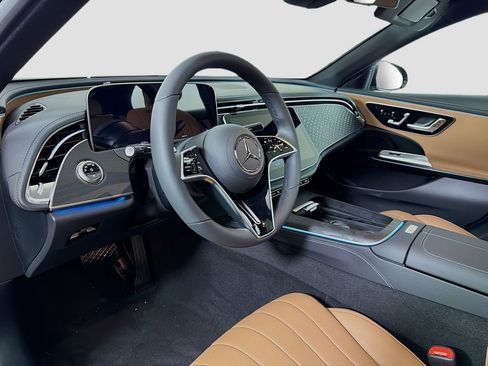 New 2026 Mercedes-Benz E 450 4MATIC Sedan image 10