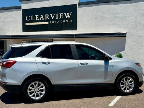 Used 2020 Chevrolet Equinox LS FWD image 11