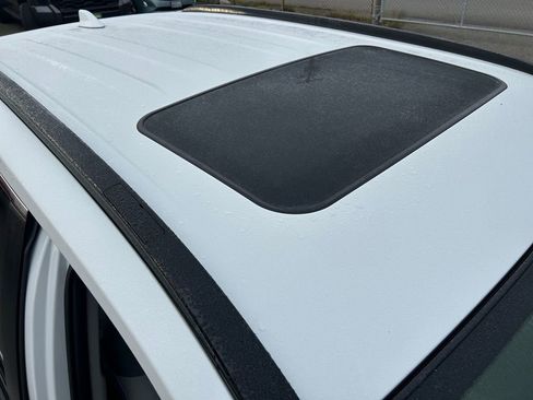 Used 2023 Toyota RAV4 Limited image 28